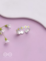 SUNSHINE DAISIES - SILVER RING (ADJUSTABLE)(Yellow)