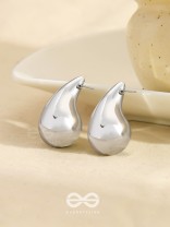 The Glistening Drops - Classy Silver Stud Earrings
