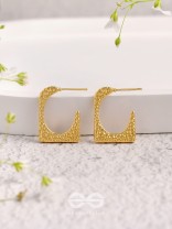 A Pixel Play - Golden Stainless Steel Earrings With Anti-Tarnish Coating
