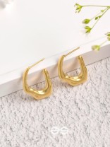 Mirage Embrace - Golden Stainless Steel Earrings With Anti-Tarnish Coating