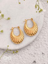 Dazzling Flickers - Golden Stainless Steel Earrings With Anti-Tarnish Coating