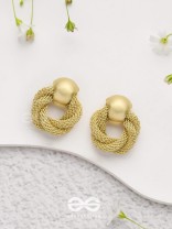 Knotted Elegance - Golden Earrings