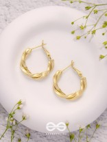 Twisted Story - Golden Hoop Earrings