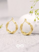 Twisted Story - Golden Hoop Earrings