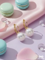 Multichromic Pearls - Holographic Golden Pearl Earrings