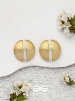 Subtle Streak - Golden Stud Earrings