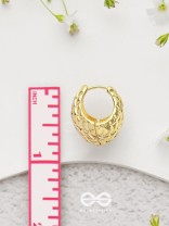 Glamorous Honeycomb -  Golden Earrings