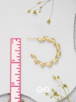 Twisted Curves - Golden Earrings