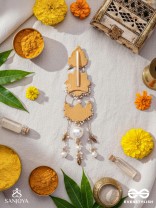 Grathan - The Delicate Intricacy - Mirrors, Shells, Beads And Pearls Hand Embroidered Hair Accessory