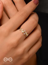 The Snowy Leaves - Cubic Zirconia Golden Ring (Adjustable)