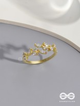 The Snowy Leaves - Cubic Zirconia Golden Ring (Adjustable)
