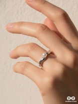 The Pearl Modesty - Silver Ring