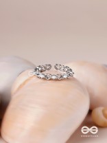 The Heart Confetti - Silver Cubic Zirconia Ring (Adjustable)