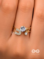 The Dreamy Dazzle - Golden Embellished Ring (Adjustable)