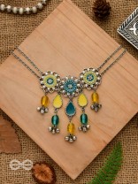 THE SHADES OF EARTH - FLORAL MOTIFS WITH BLUE AND YELLOW STONES