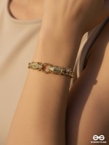 TWIN FLAME - 18K GOLD PLATED ANTI-TARNISH  TEXTURED BRACELET INLAID WITH CUBIC ZICRONIA STONES