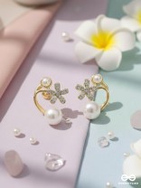 Golden crescent- Pearl studs' golden floral pattern 