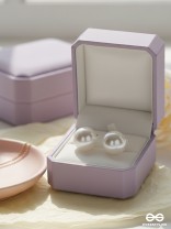 Classic serenade- statement white pearl stud 