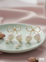 Golden infinity- Golden studs with white pearl roses 