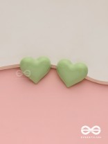 Lush amour - Green heart shaped studs 