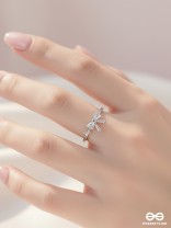 KNOT LUSTER- BOW-INSPIRED RING