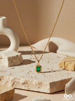 JADE GLEAM - STAINLESS STEEL ANTI-TARNISH EMERALD PENDANT NECKLACE
