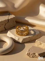 LUXE LINKS - GOLDEN STAINLESS STEEL ANTI-TARNISH RING