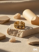 MYSTIC FRAMES - GOLDEN STAINLESS STEEL ANTI-TARNISH GEOMETRIC RING