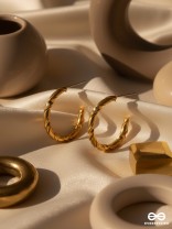 GOLDEN VORTEX - TEXTURED STAINLESS STEEL ANTI-TARNISH HOOP EARRINGS