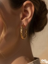 GOLDEN VORTEX - TEXTURED STAINLESS STEEL ANTI-TARNISH HOOP EARRINGS
