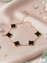 GOLDEN BLACK CLOVER - HOLOGRAPHIC STAINLESS STEEL 18K GOLD PLATED ANTI TARNISH BRACELET