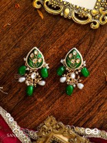 TARALIKA- STAR-LIKE-HANDMADE KUNDAN SET WITH NECKLACE AND EARRINGS 