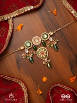 JALNIDHI - OCEAN’S TREASURE - HANDCRAFTED KUNDAN NECKLACE WITH GREEN GEMSTONES AND GOLDEN DETAILS