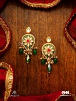 JALNIDHI - OCEAN’S TREASURE - HANDCRAFTED KUNDAN EARRINGS WITH GREEN GEMSTONES AND GOLDEN DETAILS