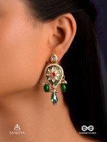 JALNIDHI - OCEAN’S TREASURE - HANDCRAFTED KUNDAN EARRINGS WITH GREEN GEMSTONES AND GOLDEN DETAILS