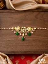 TARALYA - GENTLE RADIANCE- MINIMAL KUNDAN NECKPIECE WITH GREEN DROPS AND PEARLS