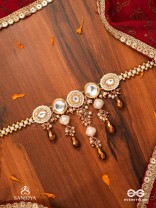 KANAKLEKHA - GOLDEN GLEAM- ROUND POLKI ACCENTED NECKPIECE WITH DEWY WHITE PEARLS AND WARM EARTHY TONE BEADS