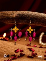 SUMMER SWAY - FUCHSIA BEADED EARRING