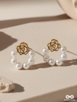 HONEY HALO – WARM GOLDEN PEARL HOOP STUDS