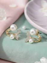 PEARL TENDRIL – DELICATE LEAFY PEARL STUDS WITH GOLDEN DETAILS