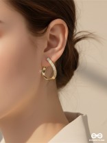 SHEEN BEND-SOFT CURVED GOLD HOOPS