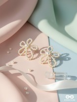 DAISY WHIRL – WHIMSICAL PEARL LOOP FLOWER EARRINGS