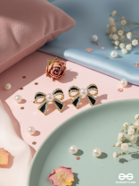 BOW AFFAIR – BLACK HEART BOW DROPS WITH CENTER PEARL