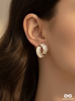 THE MOD CURVE – GLOSSY WHITE GOLD STUDS WITH SILVER EDGE