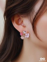 PETAL POP – CHARMING STUDS IN PINK SHADES WITH FLOWER DETAILS