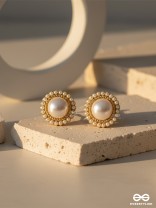 CELESTE GLEAM – LUMINOUS PEARL STUD EARRINGS