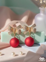 RIBBON RUSH – RED BALL EARRINGS WITH SPARKLY BOWS
