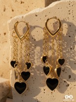 HEARTSTREAM GLITZ – GOLDEN CHAIN DROP HEART EARRINGS