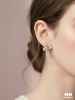 SHINE BLOOMLET – SPARKLY PETAL DROP EARRINGS