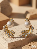 PEARL GLOSS LEAF – ELEGANT CRYSTAL STUDS